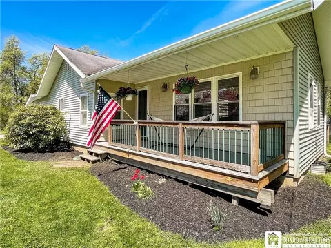 13 Jefferson St, Carroll, NY 14738