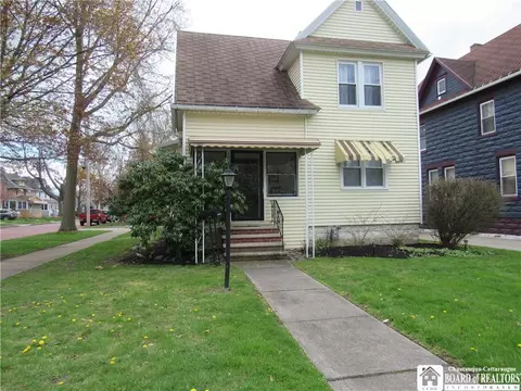 137 W 4th St, Dunkirk, NY 14048