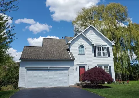 51 Osprey Dr, West Henrietta, NY 14586