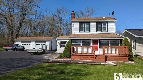 129 Frazier St, Dunkirk, NY 14048