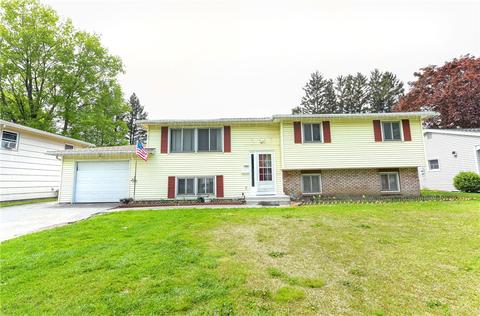 183 Mount Ridge Cir, Greece, NY 14616