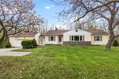 958 High St, Victor, NY 14564
