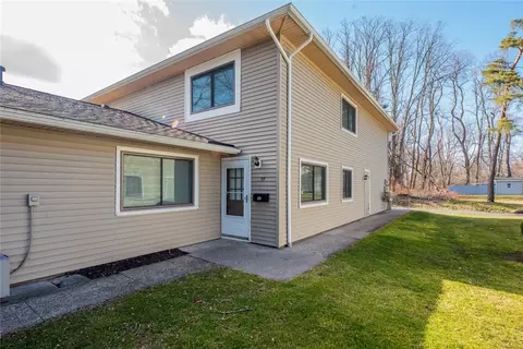 39 Milrace Dr, East Rochester, NY 14445