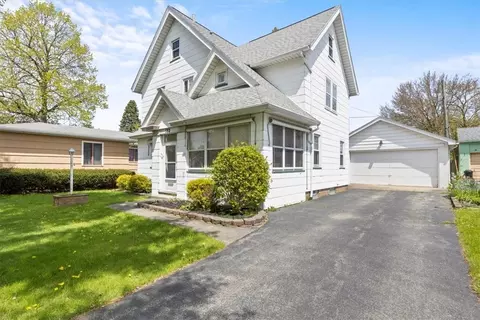 582 Rocket St, Rochester, NY 14609