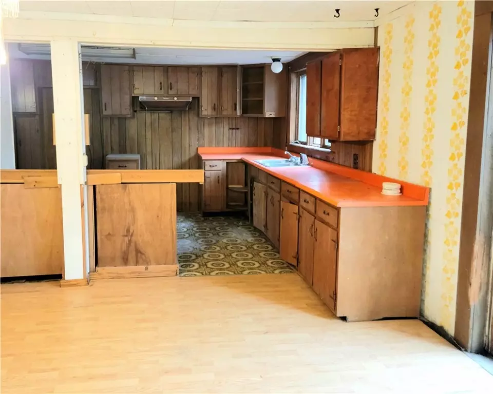  21 Leicester St, Perry, NY 14530 photo 8