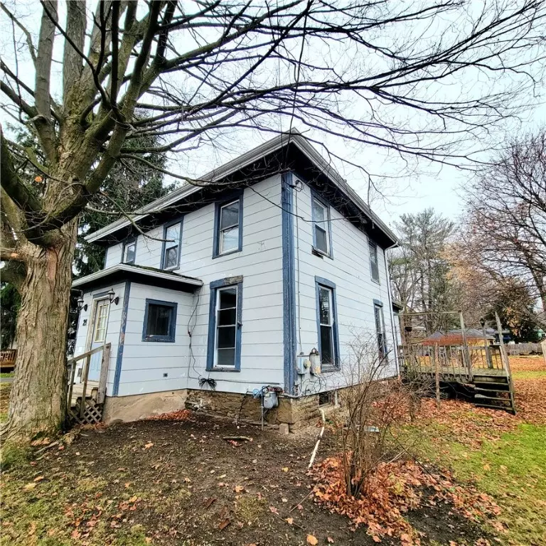  21 Leicester St, Perry, NY 14530 photo 2