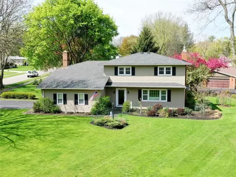 220 Imperial Cir, Irondequoit, NY 14617