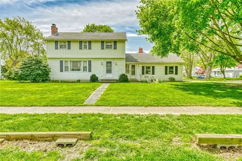 180 Seth Land Dr, Irondequoit, NY 14617