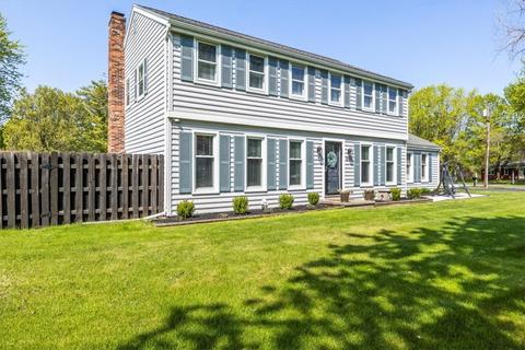 6163 Doe Haven Dr, Farmington, NY 14425