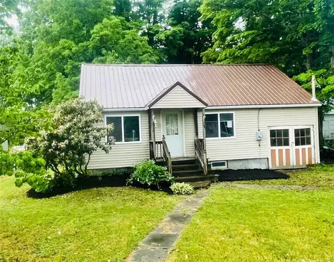 32 Greenlawn Ave, Bainbridge, NY 13733