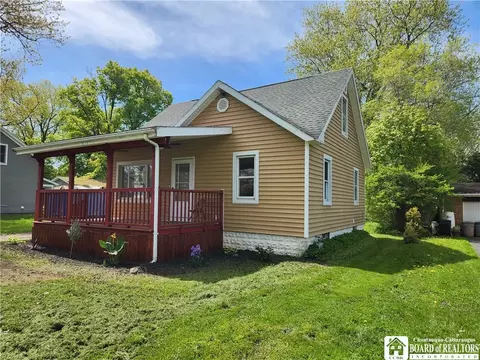 23 Wright Park Dr, Dunkirk, NY 14048