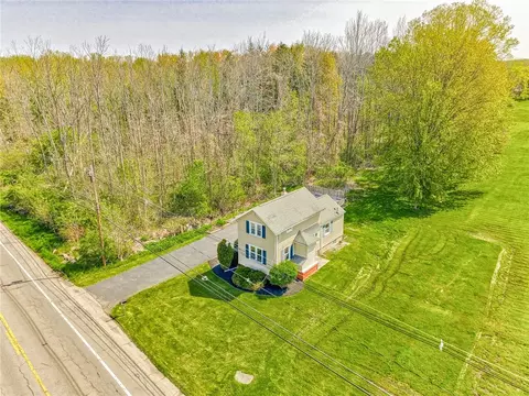 750 Webster Rd, Webster, NY 14580