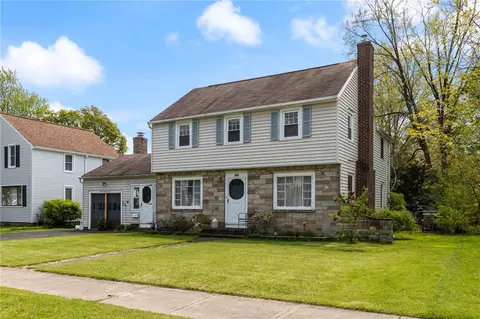 171 Burwell Rd, Irondequoit, NY 14617