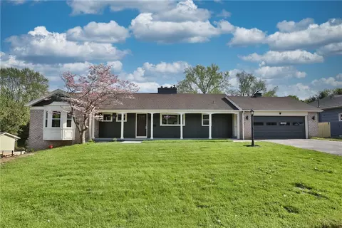 312 Imperial Cir, Irondequoit, NY 14617