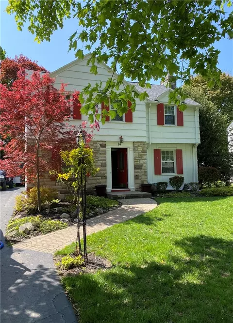 67 Montclair Dr, Irondequoit, NY 14617