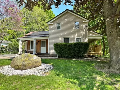 2233 River Rd, Caledonia, NY 14423