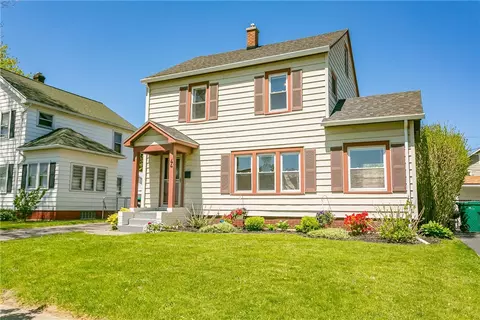 44 Brett Rd, Irondequoit, NY 14609