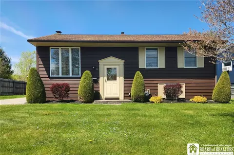 20 Arden Pkwy, Jamestown, NY 14701