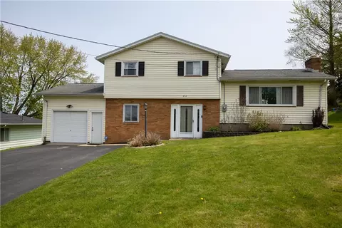 454 Pardee Rd, Irondequoit, NY 14609