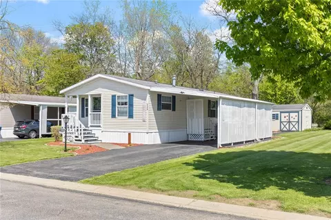 6274 Stillmeadow #106, Williamson, NY 14589