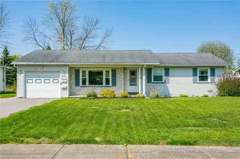 414 Mount Ridge Cir, Greece, NY 14616