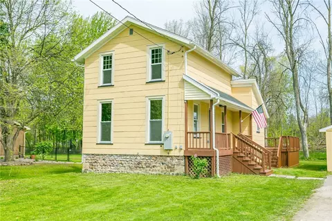 7 North St, Gaines, NY 14411