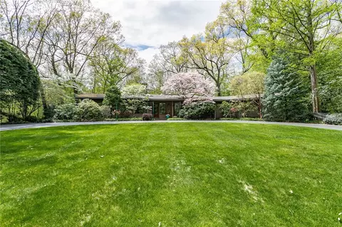 5 Lacoma Ln, Perinton, NY 14534