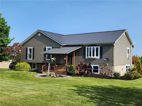 1831 Pinckney Rd, Aurelius, NY 13021