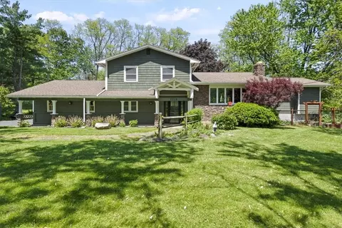 7210 Dryer Rd, Victor, NY 14564