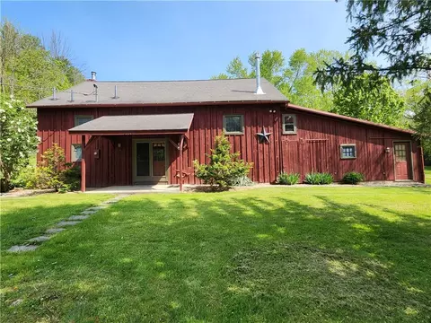 2915 Kapprell Rd, Mount Morris, NY 14510