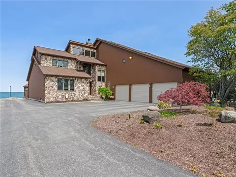 156 Ferguson Dr, Parma, NY 14468