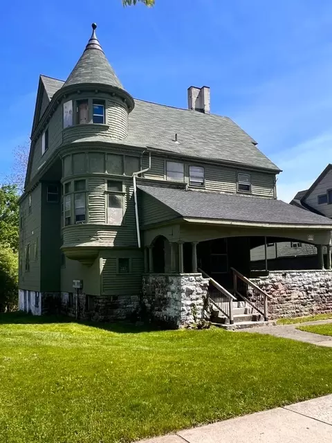1016 Lake Ave, Rochester, NY 14613