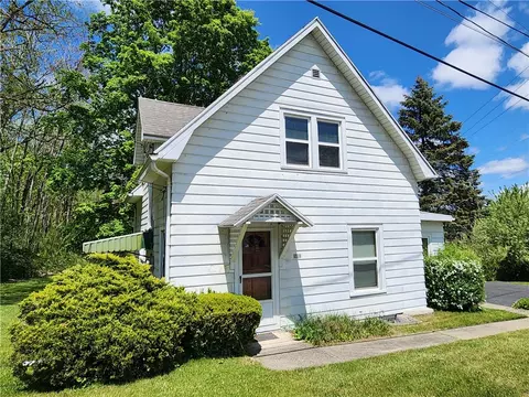 8 Sickles Ave, Mount Morris, NY 14510