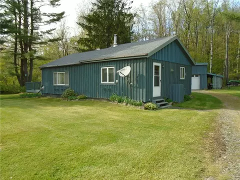 987 Chestnut Rd, Oxford, NY 13830