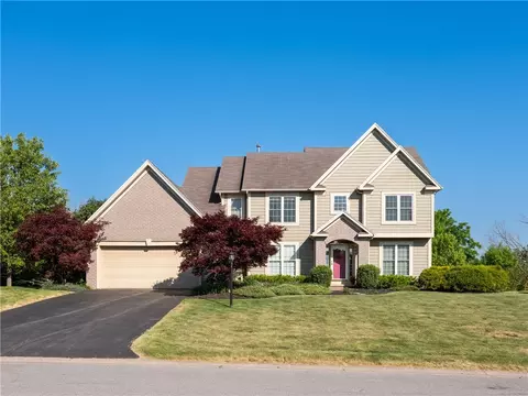 6867 Chestnut Hl, Victor, NY 14564