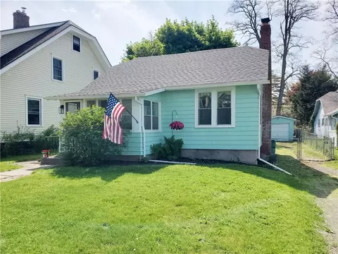 90 Almay Rd, Greece, NY 14616