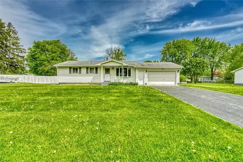 285 Lycoming Rd, Rochester, NY 14623