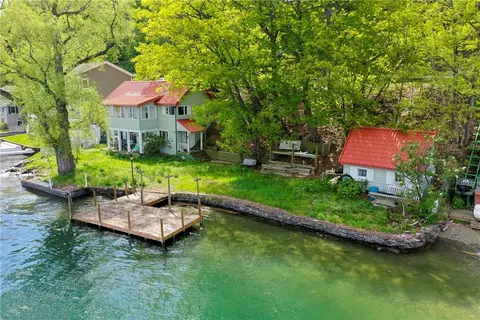 9254 W Lake Rd, Urbana, NY 14840