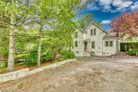 37 Park St, Perinton, NY 14450