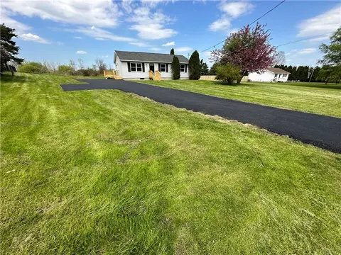 6132 N Bloomfield Rd, Canandaigua, NY 14424