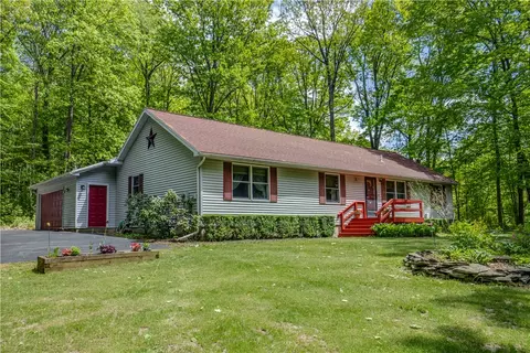 10 White Tail Ln, Milo, NY 14527