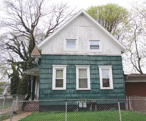 75 Remington St, Rochester, NY 14621