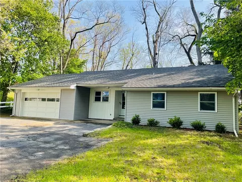 29 Beaufort Pl Pl, Perinton, NY 14445