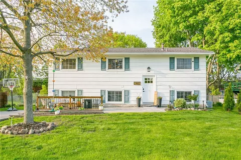 183 Kenwick Dr, Rochester, NY 14623