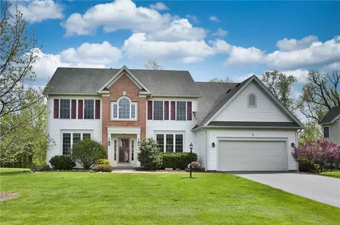 7 Hepburn Ln, Pittsford, NY 14534