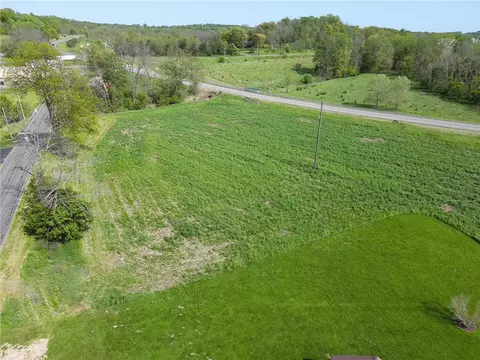 112 Montezuma St # B, Lyons, NY 14489