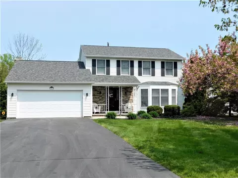 727 Bishops Ln, Webster, NY 14580