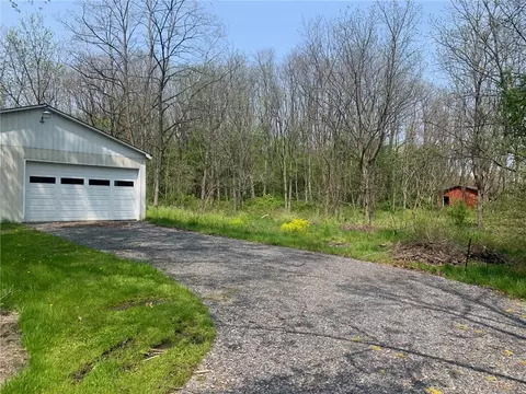 850 Davy Rd, Torrey, NY 14527