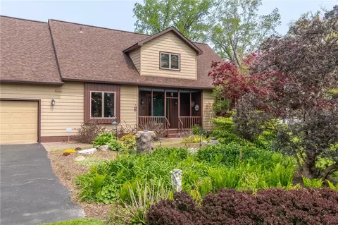 51 Long Pond Rd, Greece, NY 14612