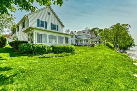 534 Forest Lawn Rd, Webster, NY 14580